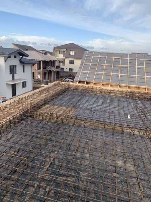 Executam case la rosu  materiale plus manopera