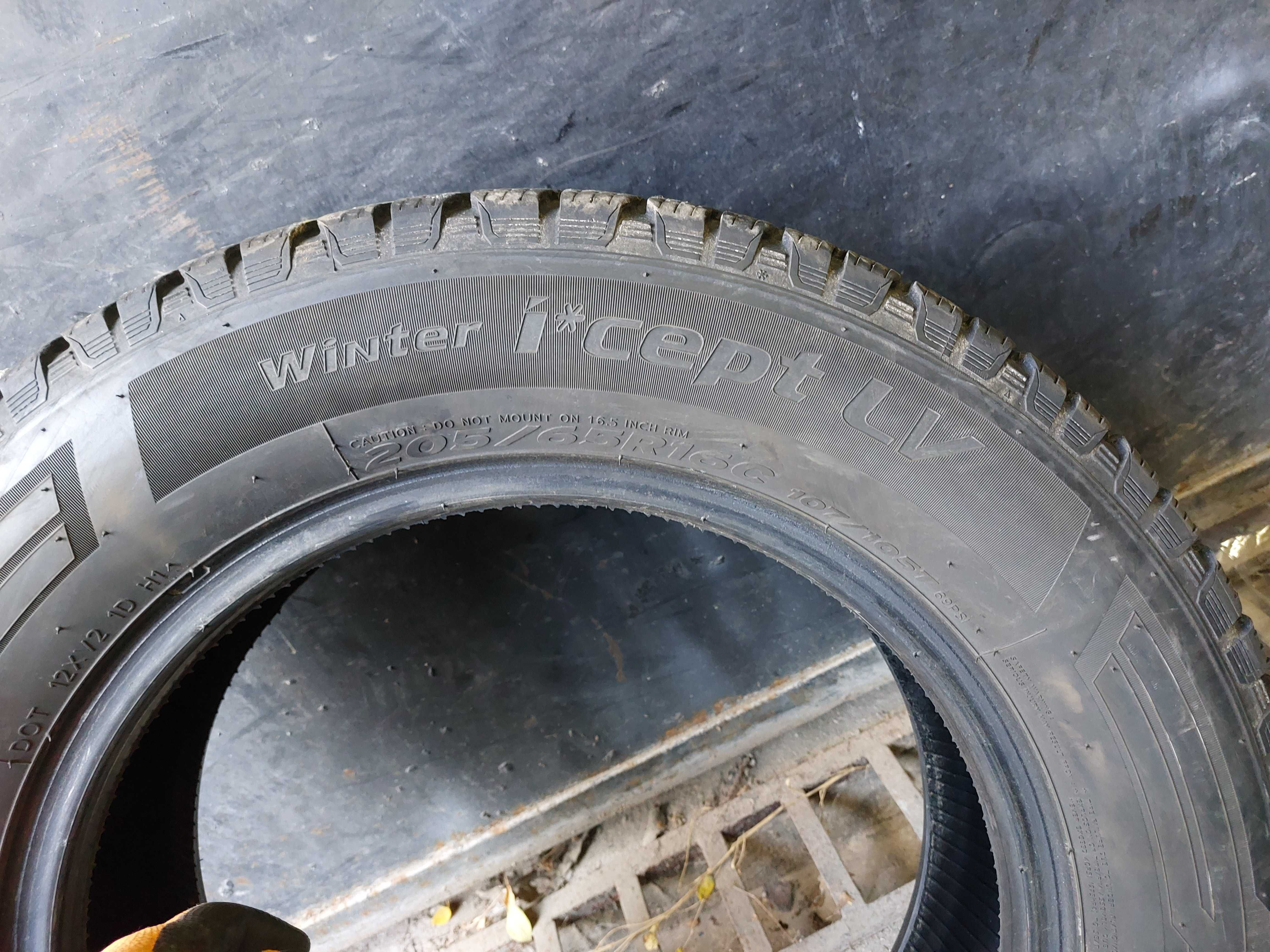 2бр.зимни гуми HANKOOK 205/65/16C 107T DOT 2923