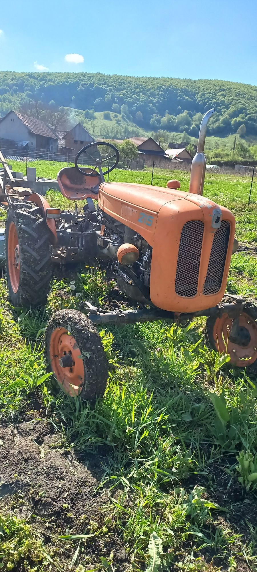 Vând tractor,Fiat 215,accept proba