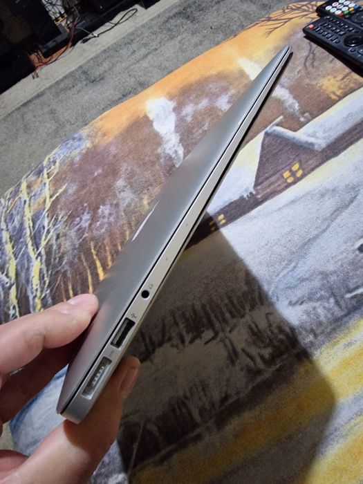 MacBook Air A1466 2015 ssd Apple