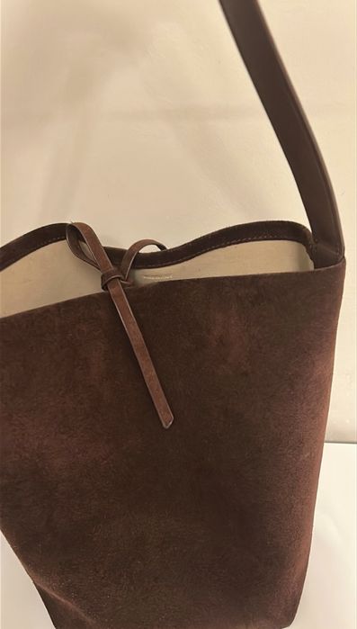 Сумка the row, ведро, замша, шоколад