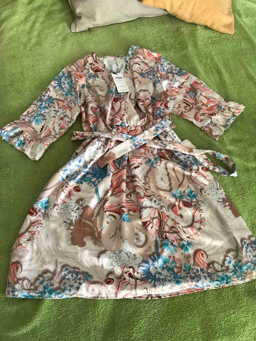 Рокля  чисто нова