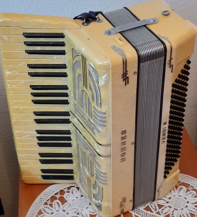 Vand acordeon Hohner Verdi III 120 basi