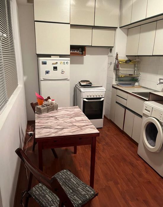 Тристаен апартамент под наем в кв. Кючук Париж