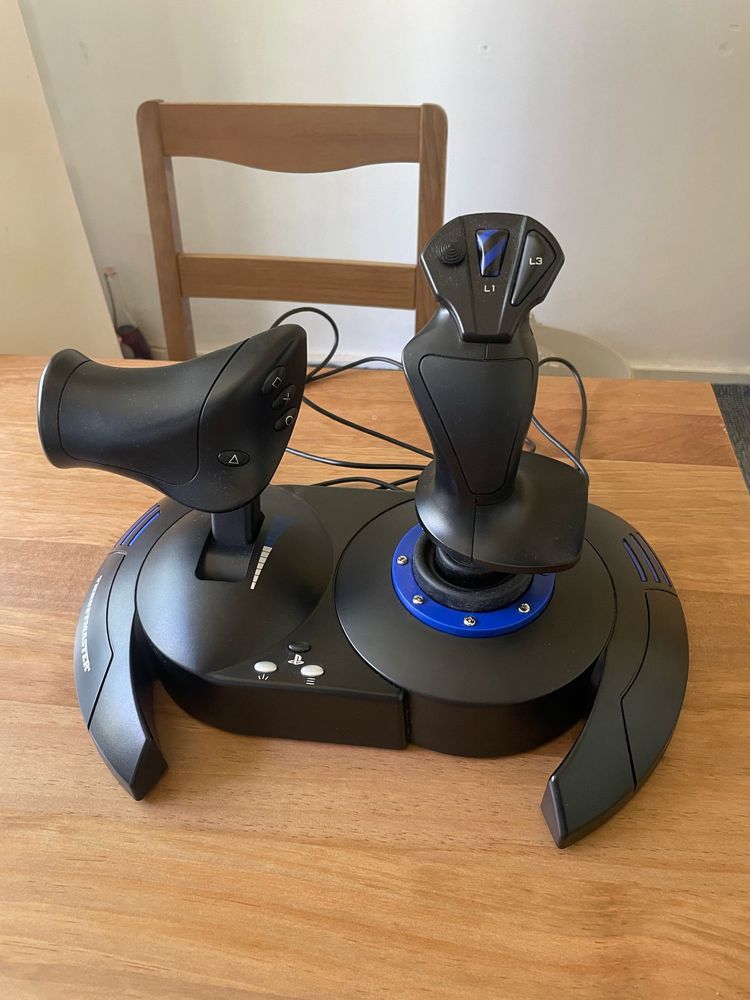 Thrustmaster hottas 4, simulator joc avioane