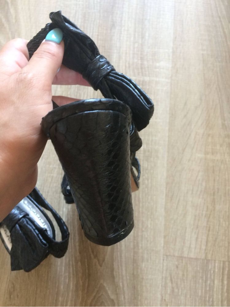 Дамски сандали