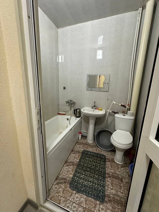 1 xonali kvartira sotiladi