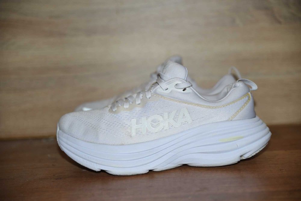 HOKA оригинални маратонки размер 39 1/3