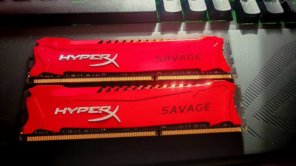 Рам памет Kingston HyperX Savage Red 16GB 2x8GB, DDR3 2400MHz CL11