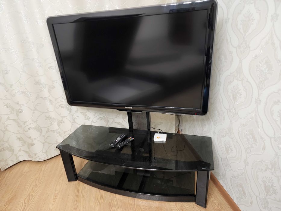 Телевизор «PHILIPS».