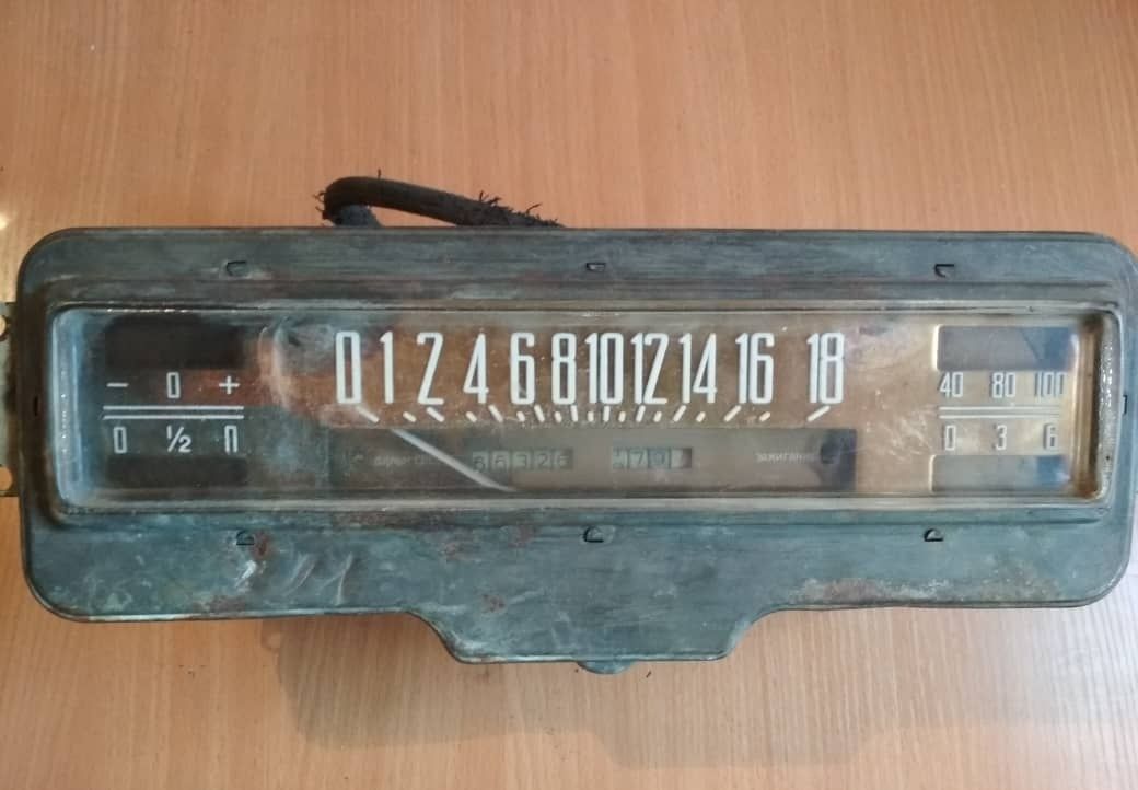 ЗиС 110 панель приборов. Плафоны салона. Задний фонарь