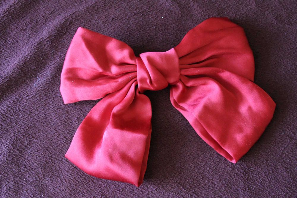 Красный бант новый. заколка для волос