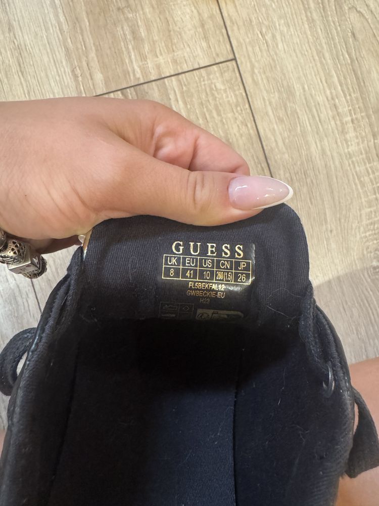 Маратонки Guess нови