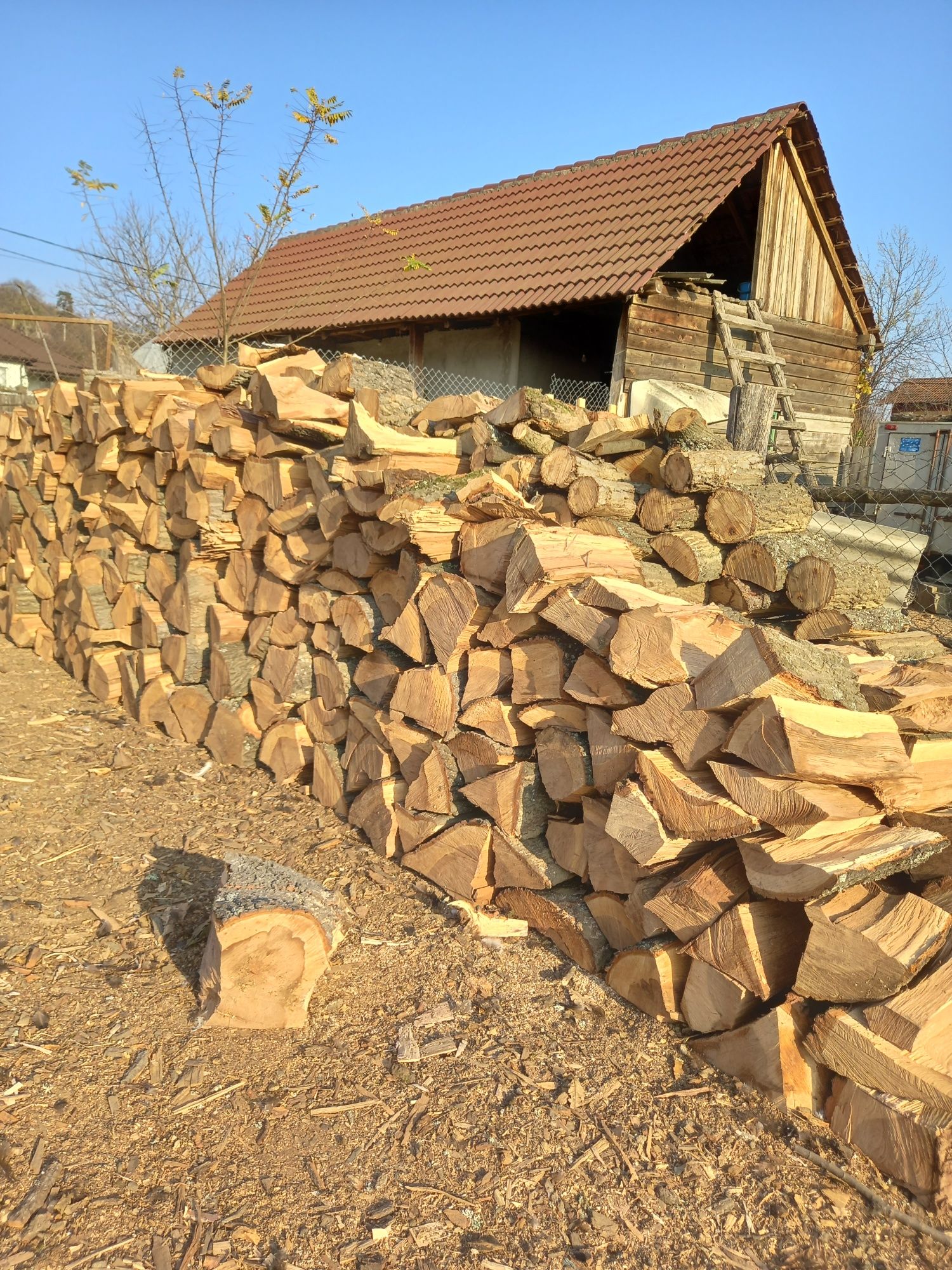 Vând lemne de foc pentru iarna