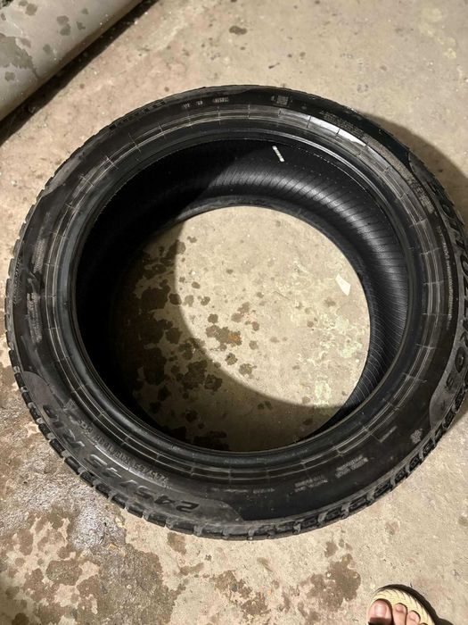 Продавам зимни гуми на 2 сезона PIRELLI 245/45R18 100H XL M+S