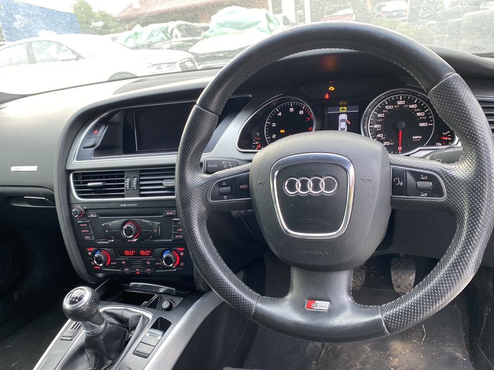 Trapă Audi A5 coupe 2010