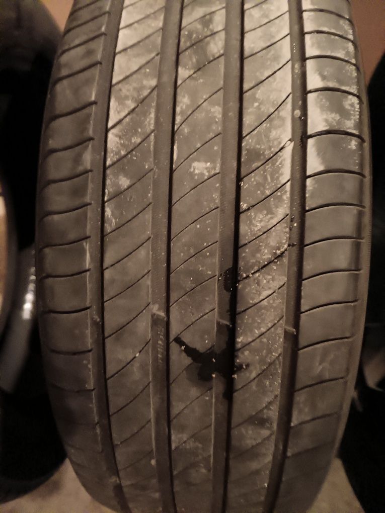 Гуми MICHELIN 215/55R17