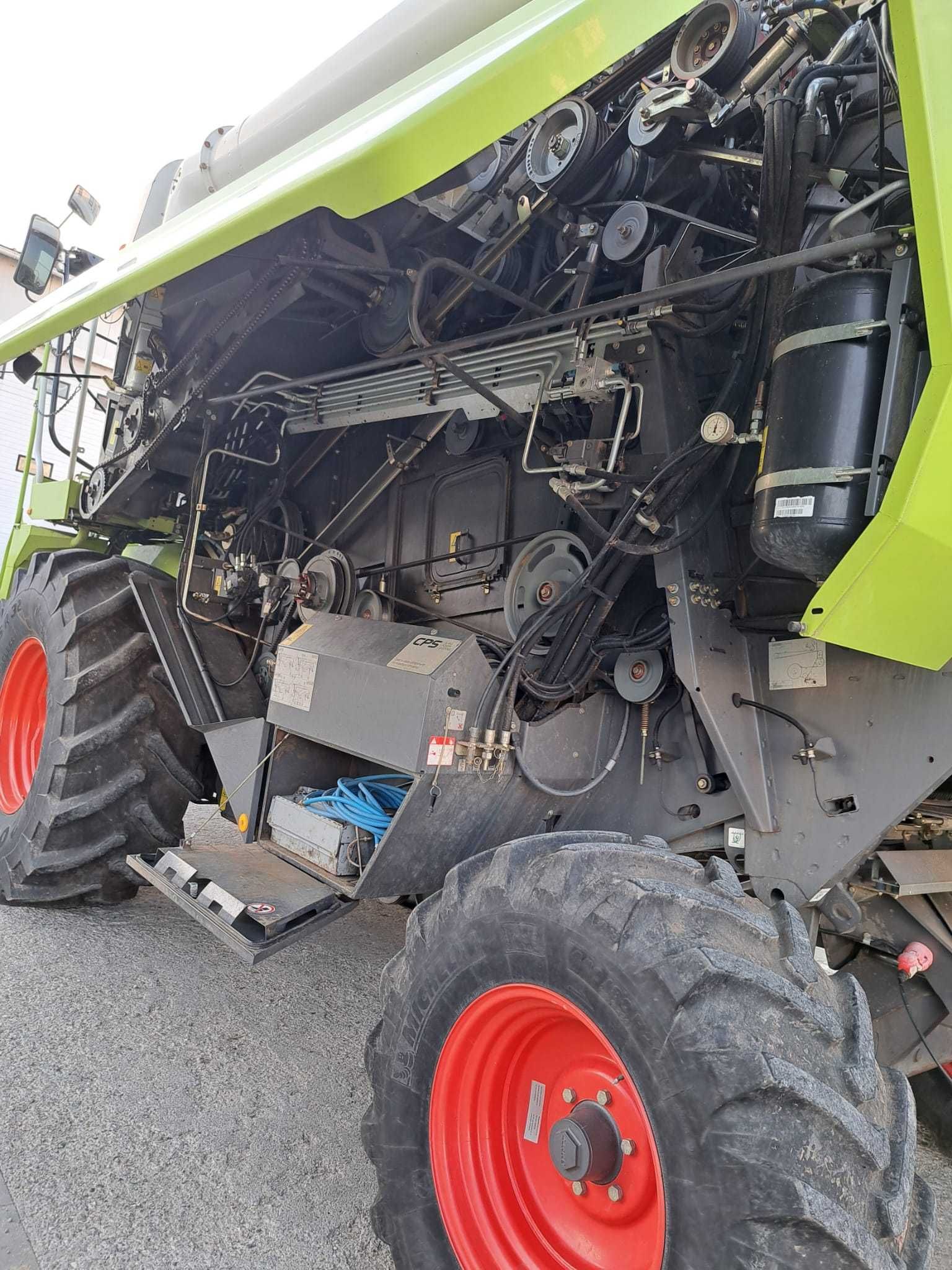 Combina CLAAS TUCANO 320