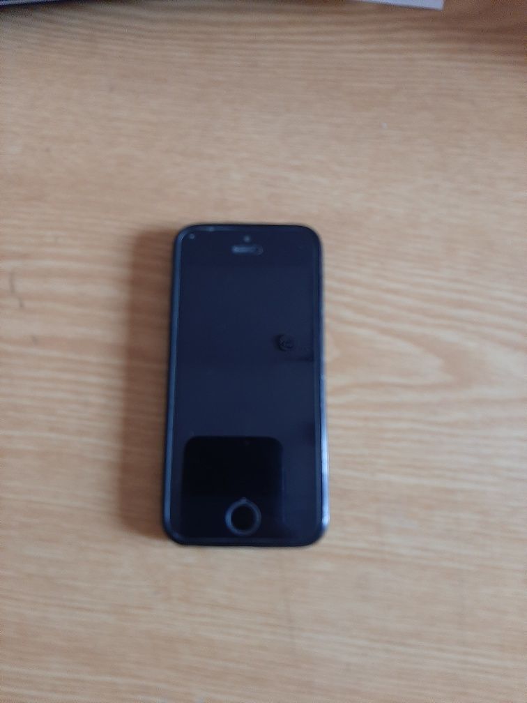 Продаю IPhone 5S