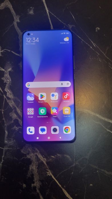 Продам смартфон Xiaomi mi11
