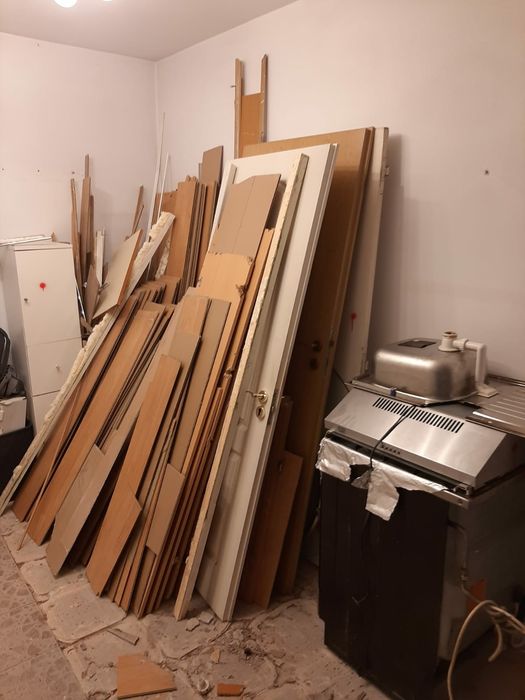 Transport moloz si mobila veche