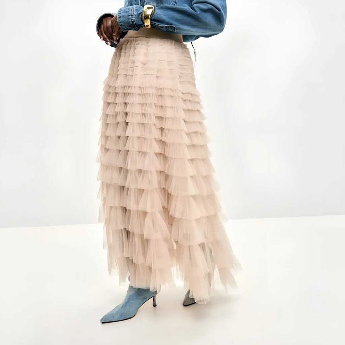 Fusta maxi din tulle cu volane bej