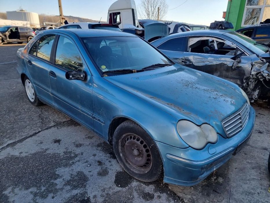 Dezmembrez Mercedes c class w203 c200 motor 2.2cdi  om611.962  136CP Volan STANGA xenon trapa bara fata spate usa aripa dreapta spate telescop far tripla cutie de viteze manuala dezmembrari