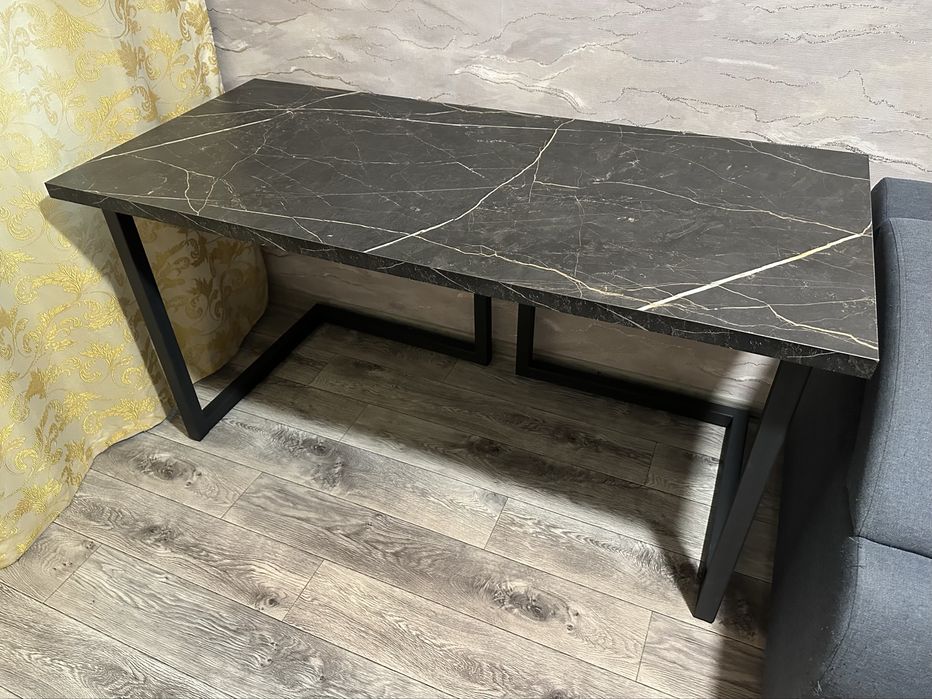 Стол компьютерный