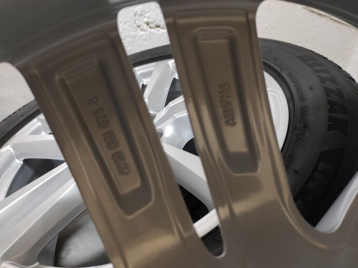 Оригинални джанти с гуми зимни 20 цола за Audi Q7