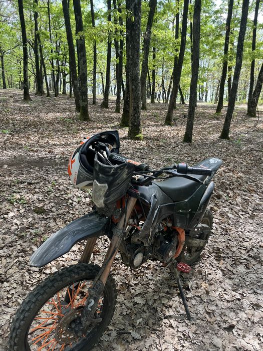 Vand motocross urgent pretu negociabil nu fac schimburi…astept mesaj j