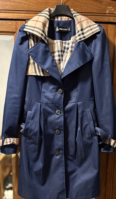 Pardesiu cu motiv Burberry