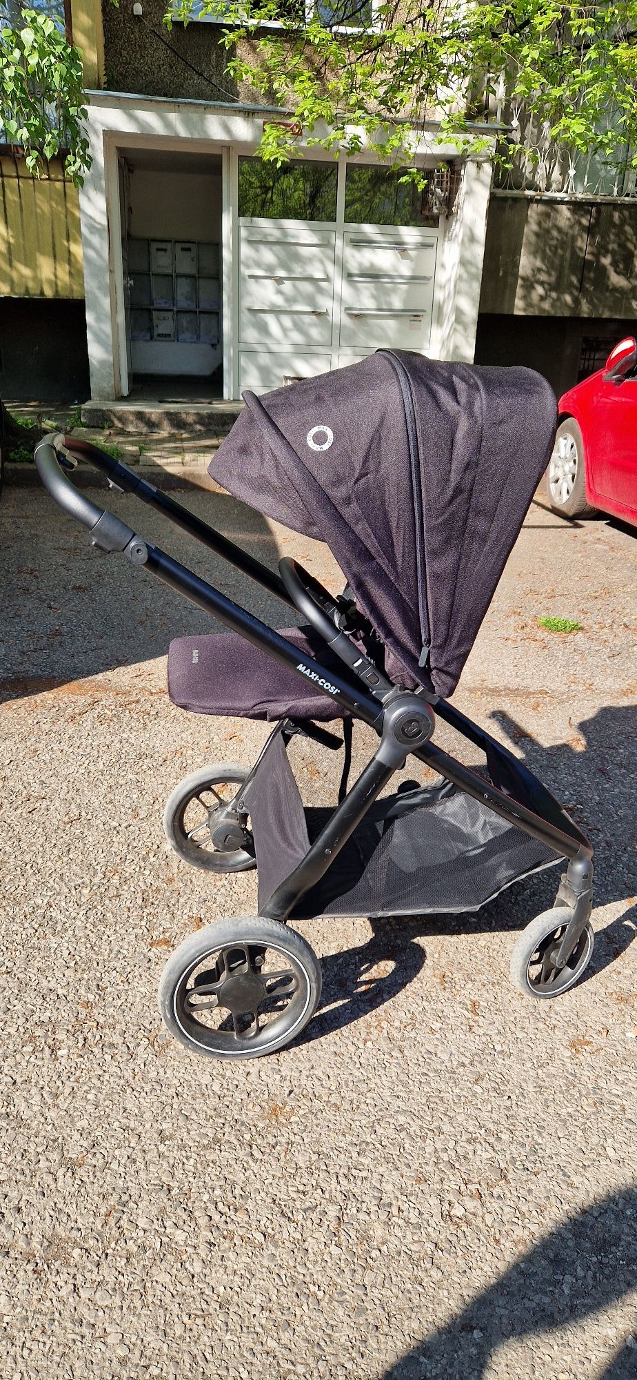 НОВА количка MAXI COSI street plus