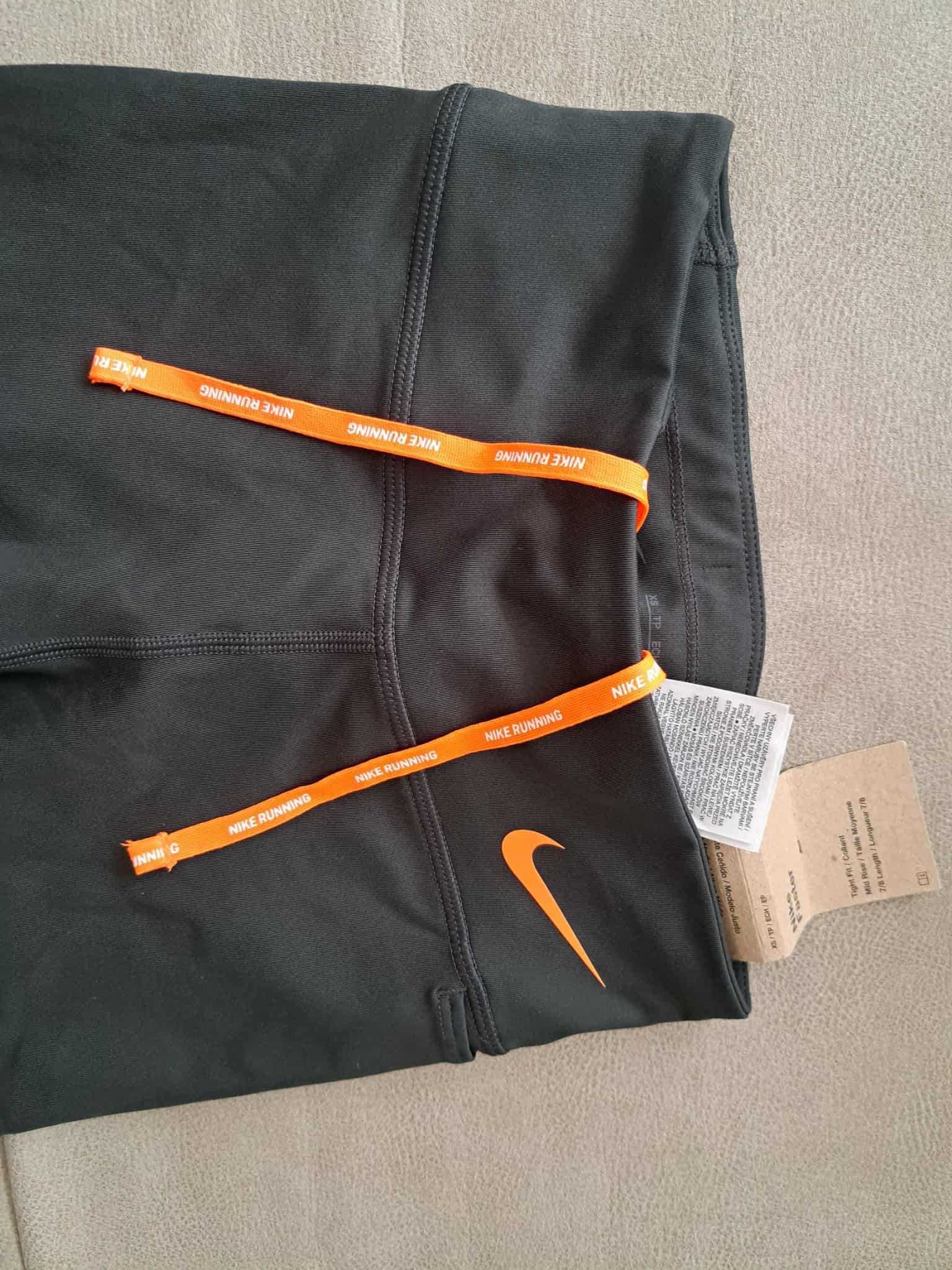 Продавам НОВ дамски клин NIKE