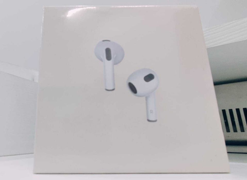 Продам новые apple airpods 3
