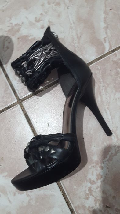 Sandale de piele Guess nr 36