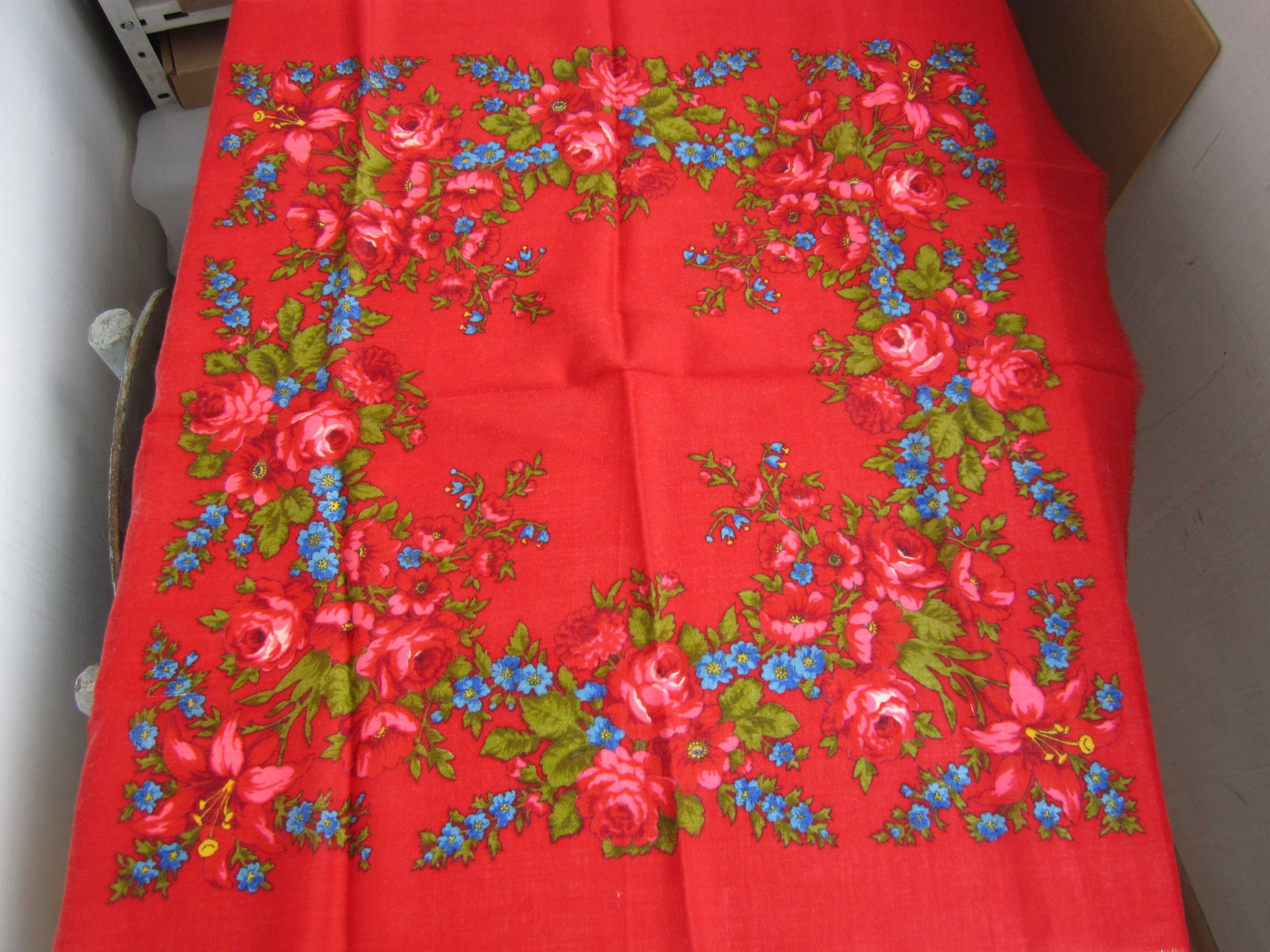 Нови дамски шалове разноцветни и запазени