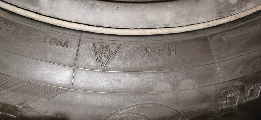 4 Jante Oțel/Tablă R15 5x100mm (Golf4/Bora) + Anvelope de iarnă Yokoha