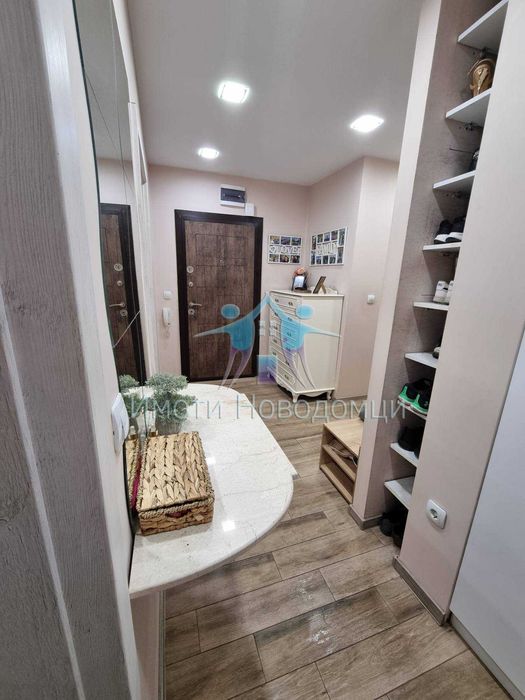 Тристаен, Шумен, Център