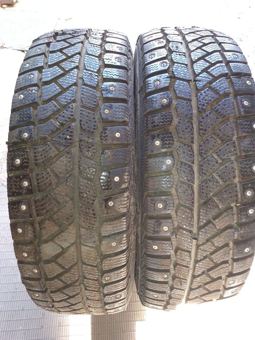 Продам комплект резины зимние шипованые 4 штук