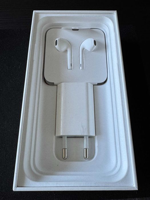 Аpple iPhone 11 64GB – Отлично състояние, Отключен за всички оператори