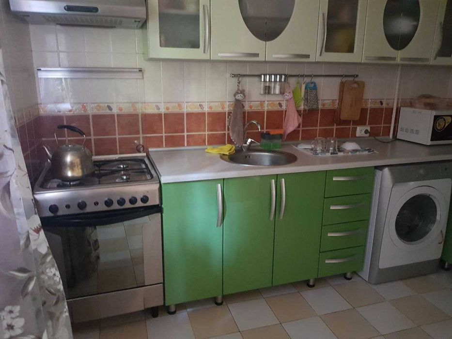 м.Буюк Ипак Йули за КФС 2-комн 1/4 55 м² ремонт мебель техника