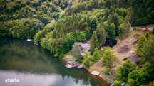 Vanzare casa de vacanta cu ponton privat la lac Tarnita