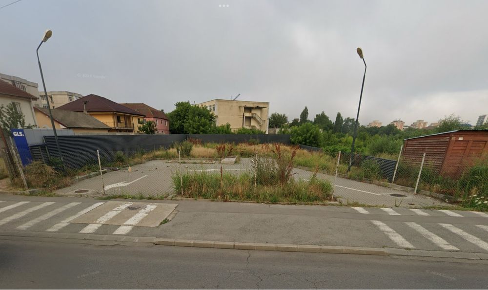 Inchiriez Teren Craiova - 1300 mp, Str. George Enescu, Stradal