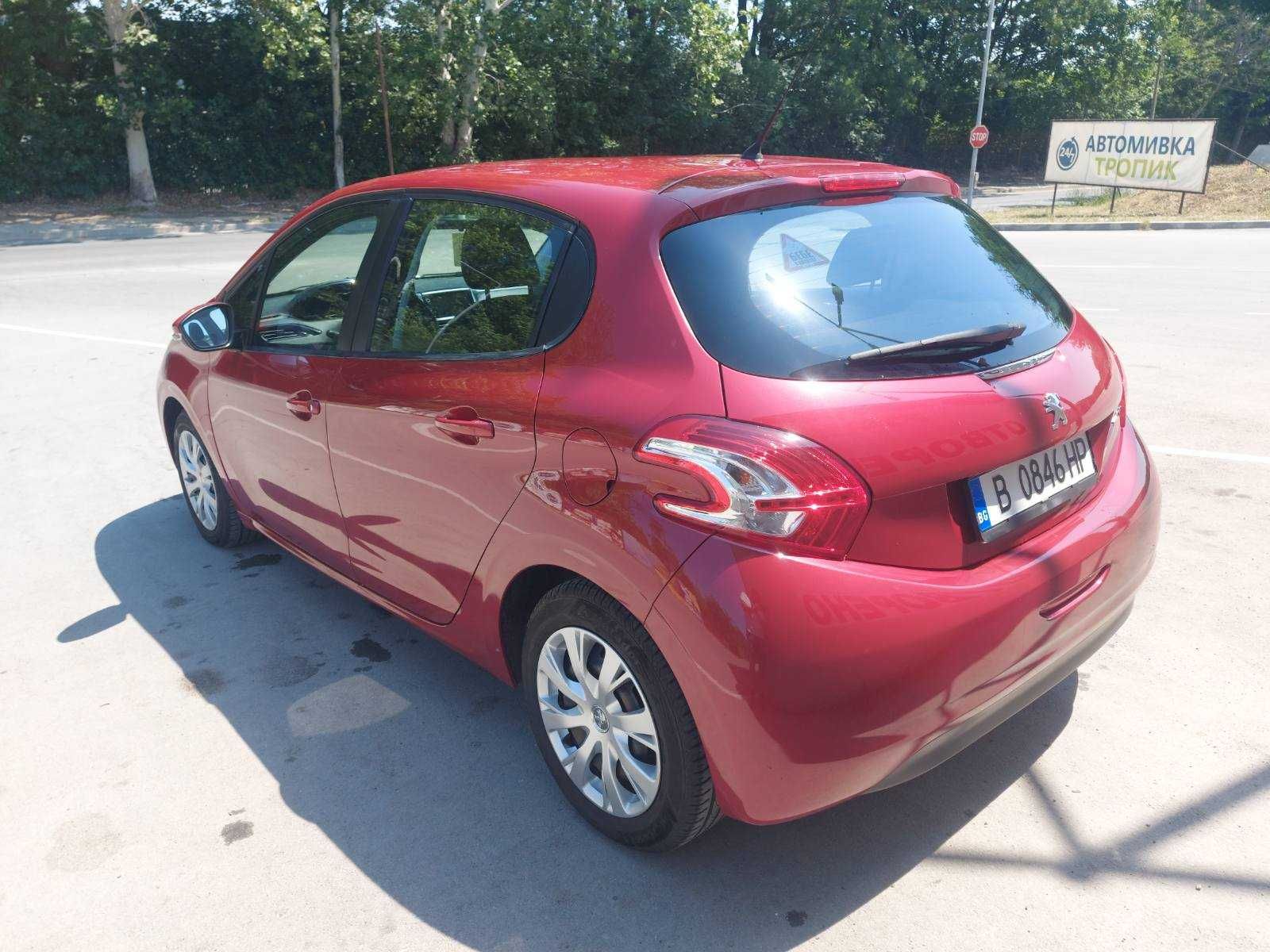 Peugeot 208 1.2 бензин 82к.с  2013г.