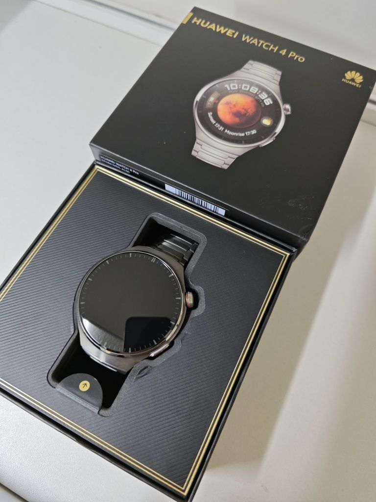 Перфектен Huawei Watch 4 Pro