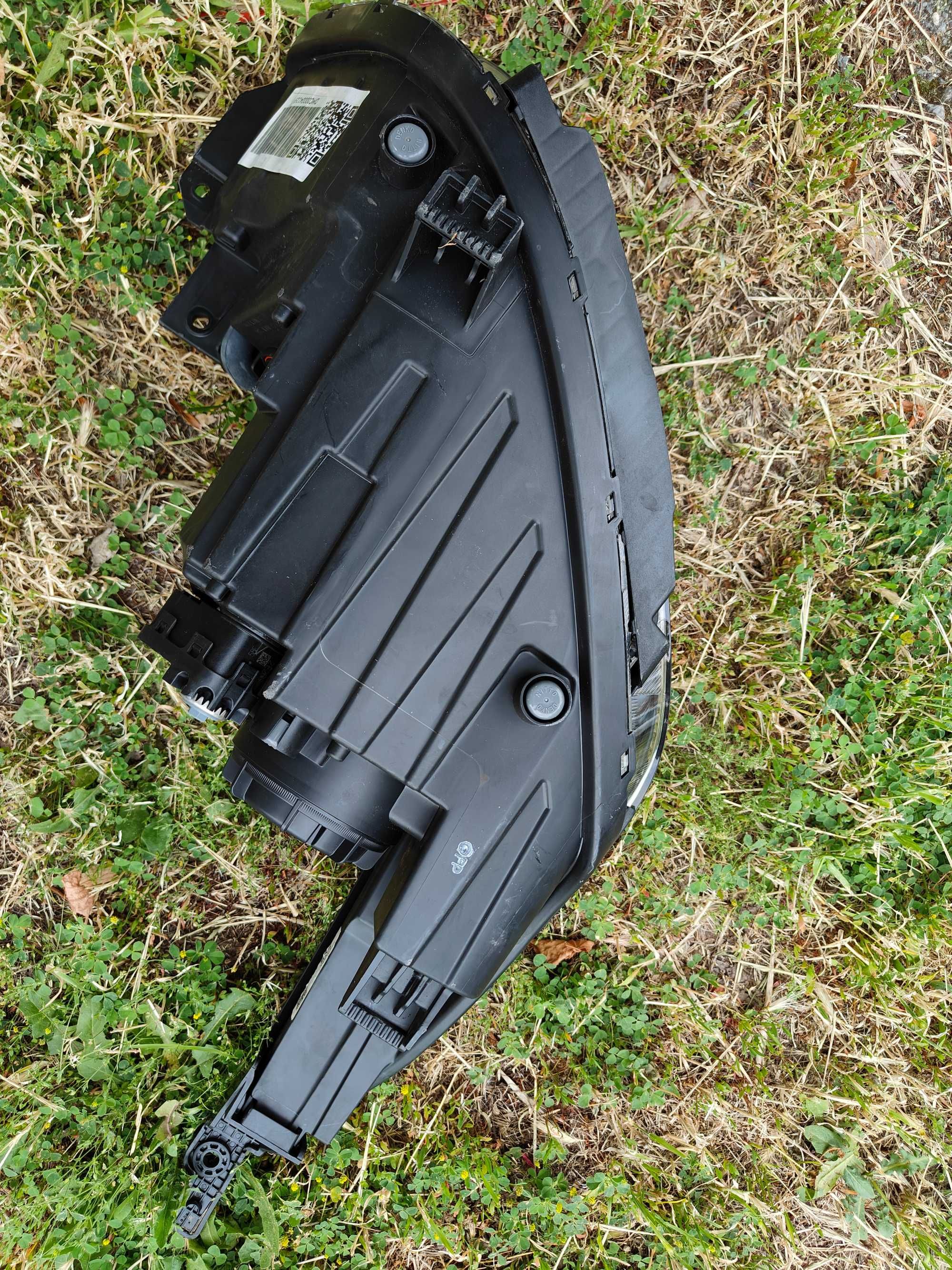 Ляв фар Kia Stonic Киа Стоник 92101H8500 LED 92101-H8
