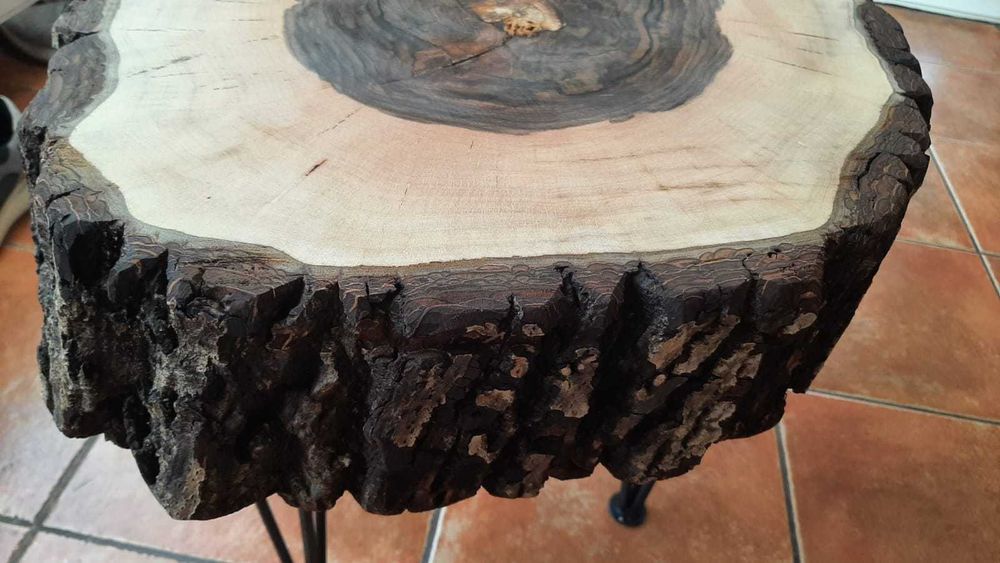 Măsuțe din trunchi de brad/nuc