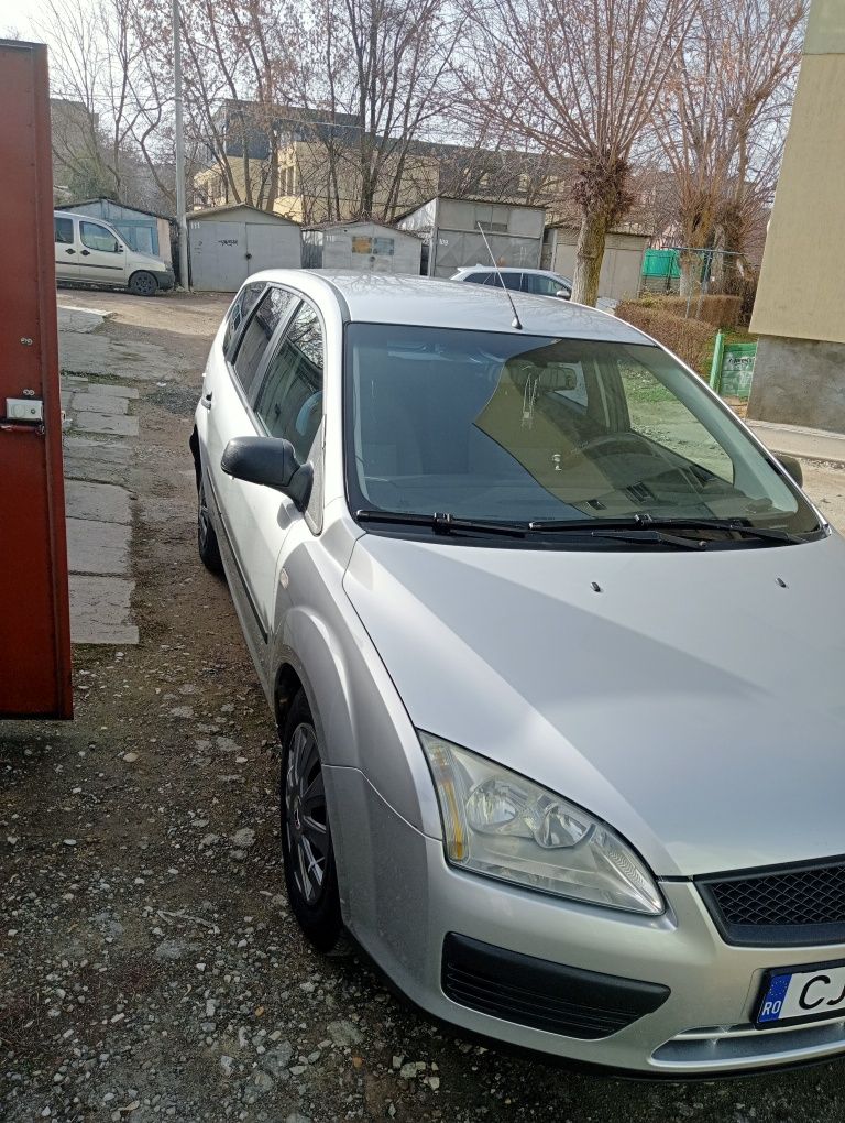 Vând Ford focus 2