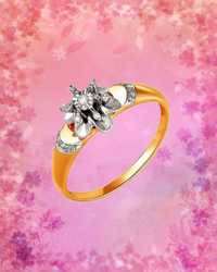 Золотое кольцо с бриллиантами 19 размер, вес 2,3