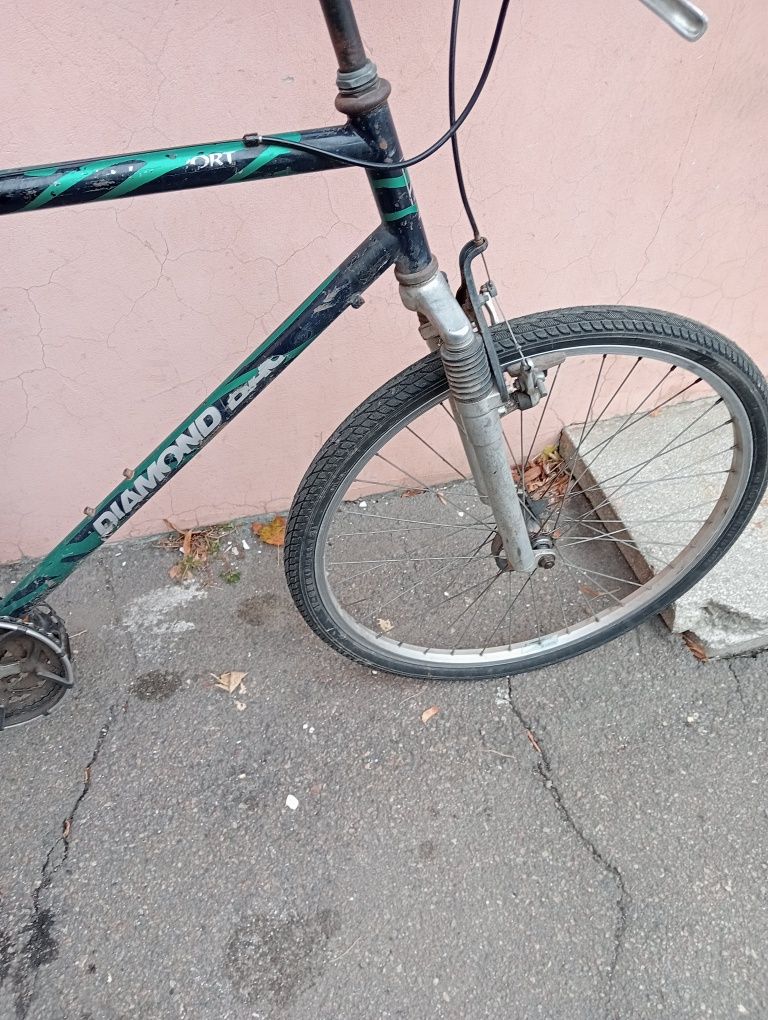 Vând bicicleta în stare bună